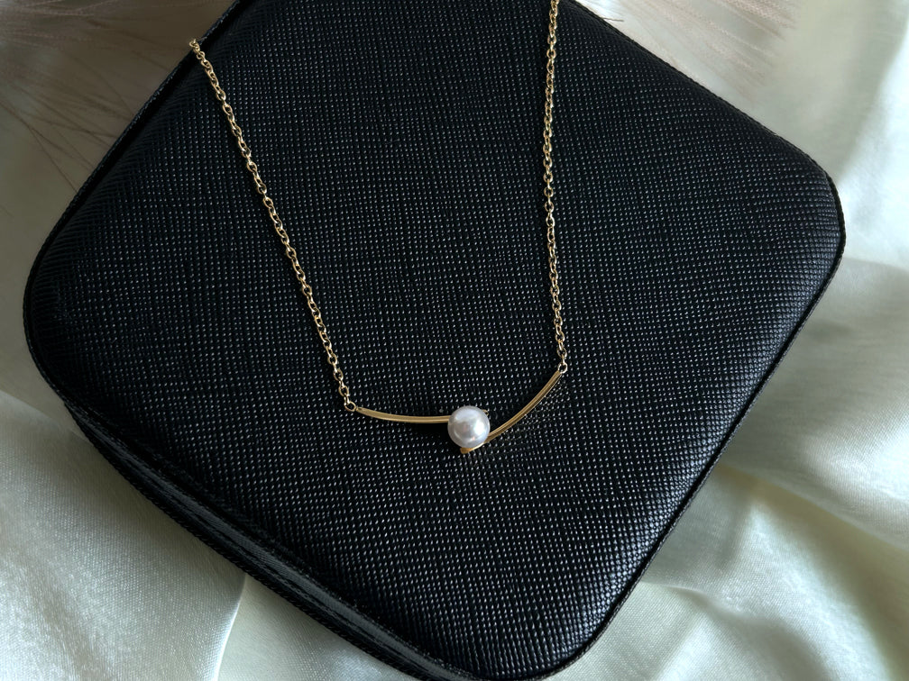 Halo Pearl Necklace