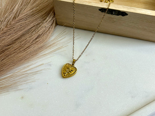 Cara Vintage Heart Necklace