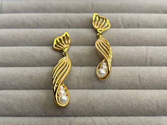 Leena Wave drop Earrings