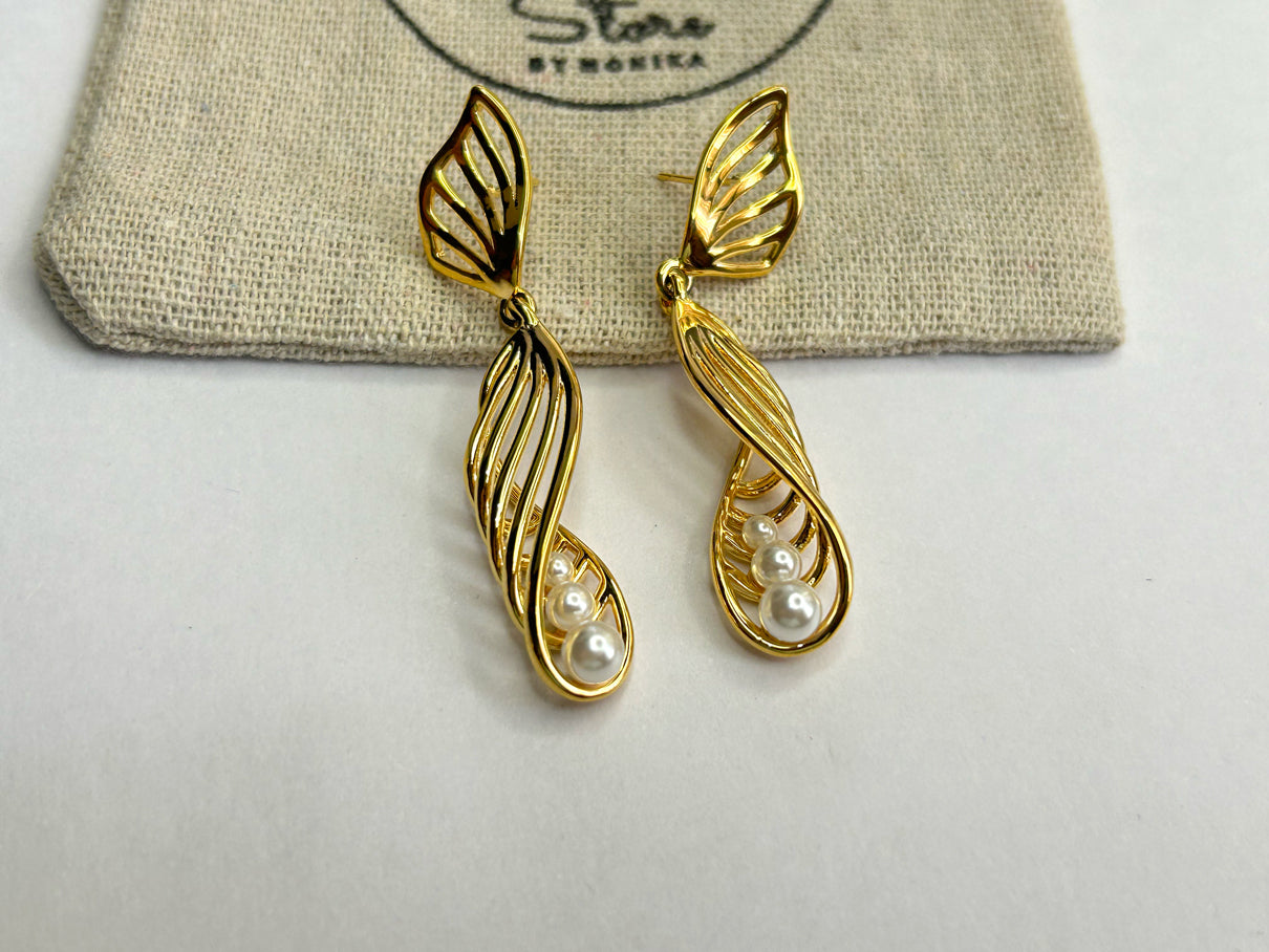 Leena Wave drop Earrings