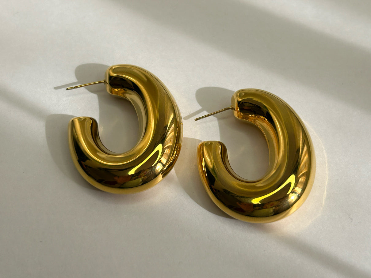 Golden Curve Hoops