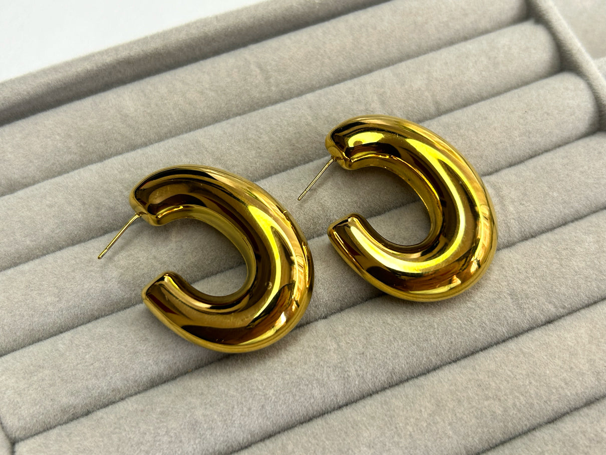 Golden Curve Hoops