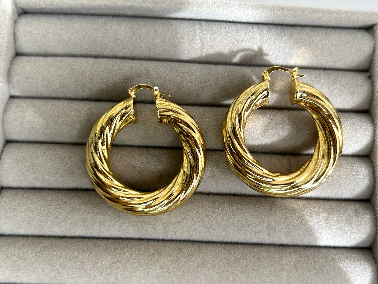 Golden Twirl Hoops