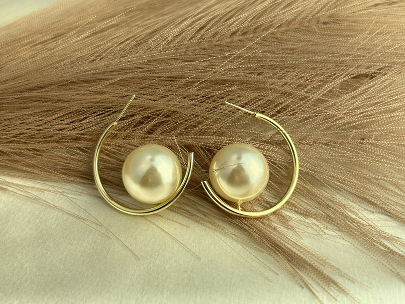 Vintage Circle Pearl Earrings