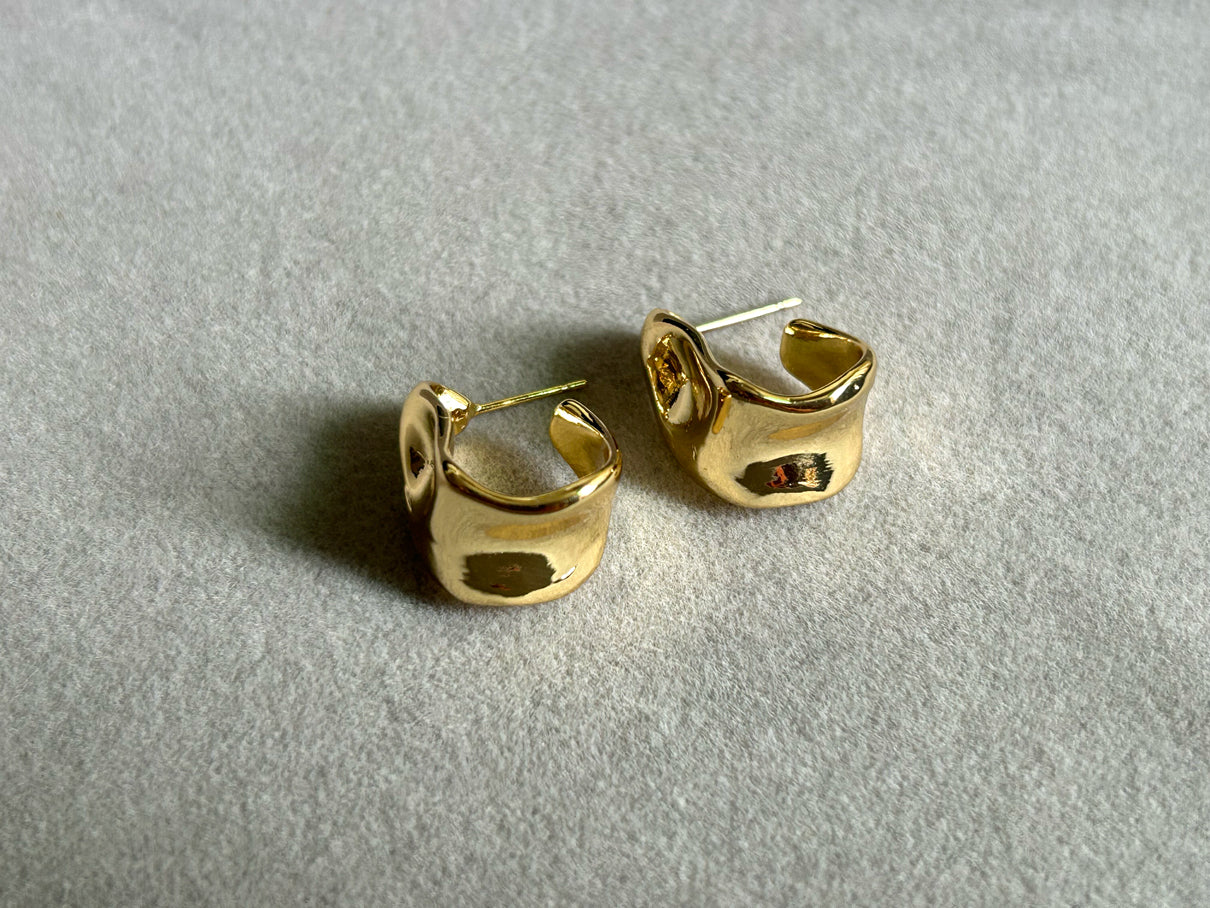 Golden Wave Studs