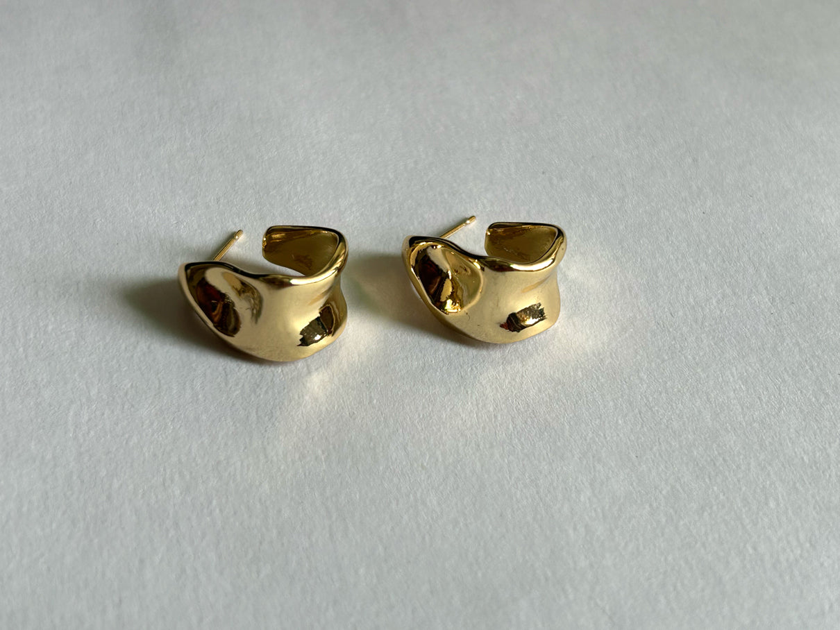 Golden Wave Studs