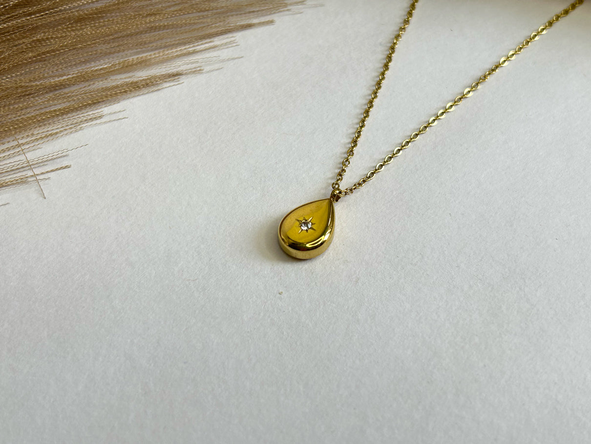 Tiny Star Waterdrop Pendant