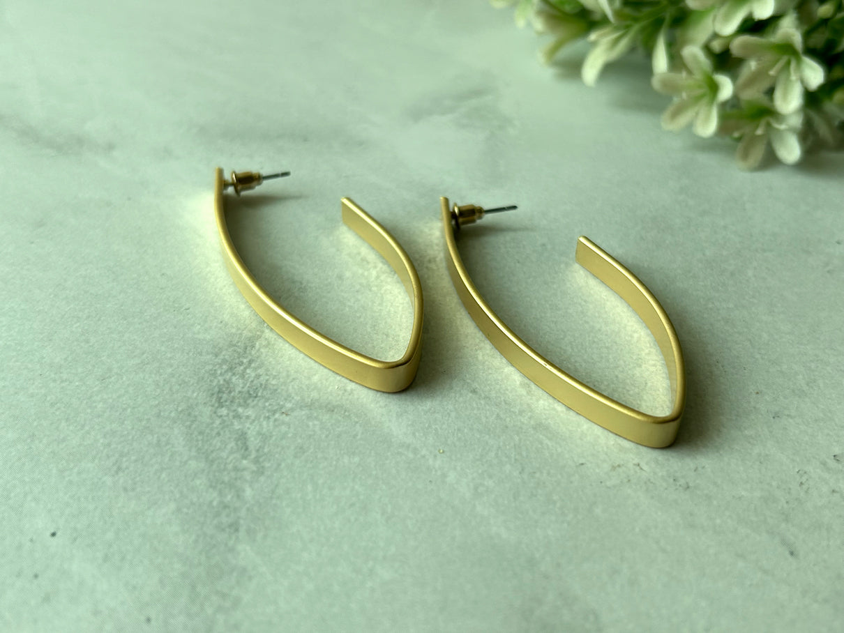 Clara Golden Oval Studs