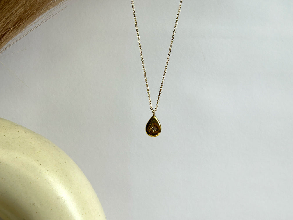 Tiny Star Waterdrop Pendant