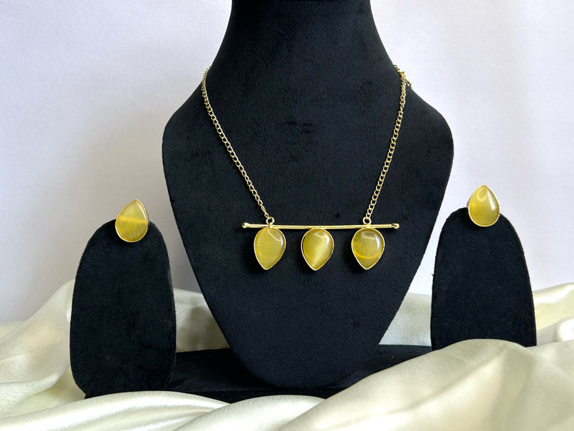 Lavanya 3 Stone Neckpiece with Earrings