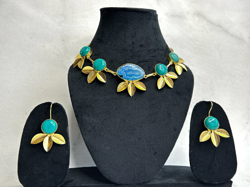 Golden Flora Necklace Set