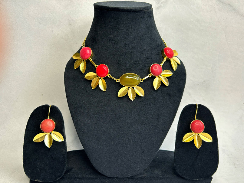 Golden Flora Necklace Set