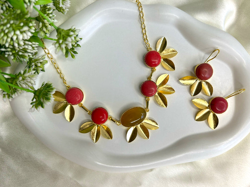 Golden Flora Necklace Set