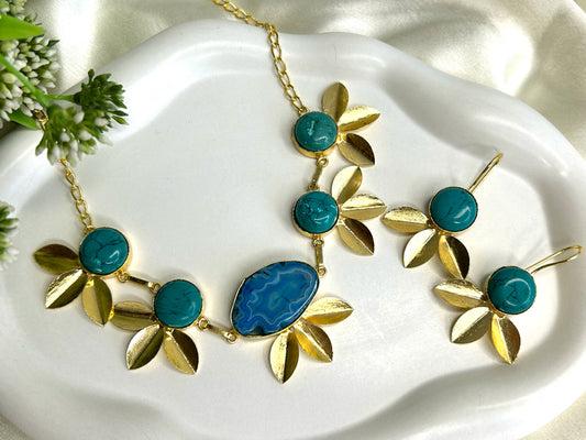 Golden Flora Necklace Set