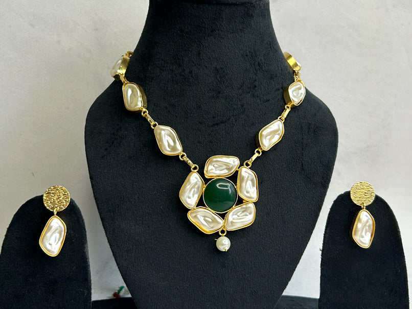 Pavitra Pearl Necklace Set