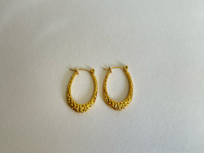 Faye Oval Hammered Hoops