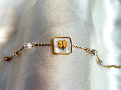 Pearly Flower Bracelet